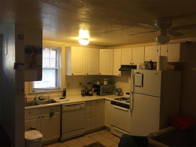 Building Photo - 2 Bed 1 Bath Old Town Louisville