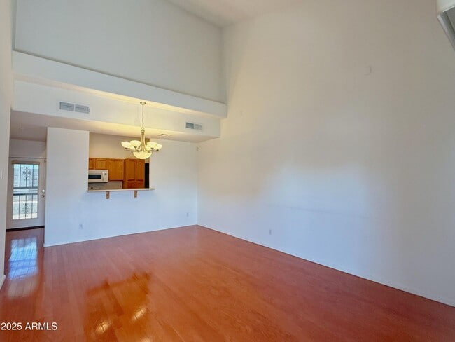 Building Photo - 15802 N Hidden Valley Ln