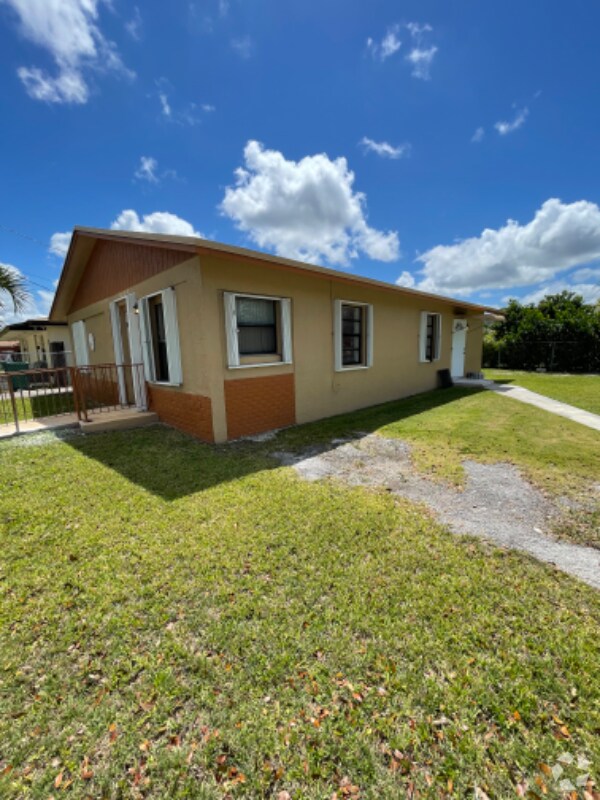 New Apartments For Rent in Homestead FL with Hardwood Floors 3