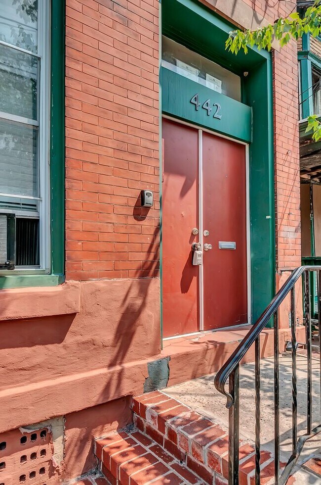 Foto del edificio - 442 W Hanover St