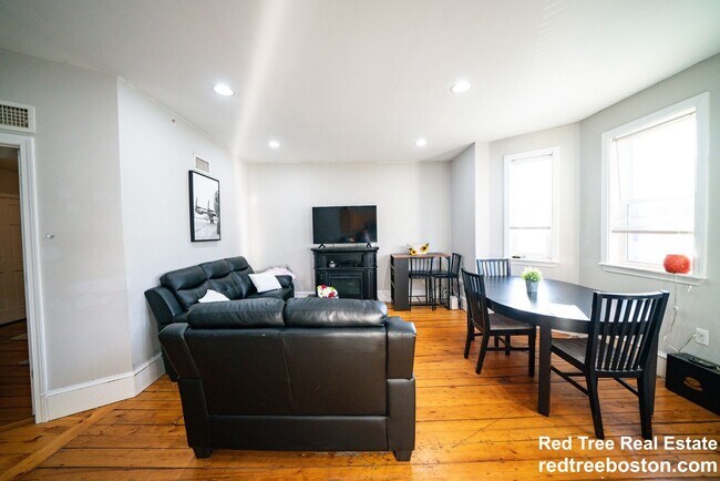 Foto del edificio - 820 Parker St