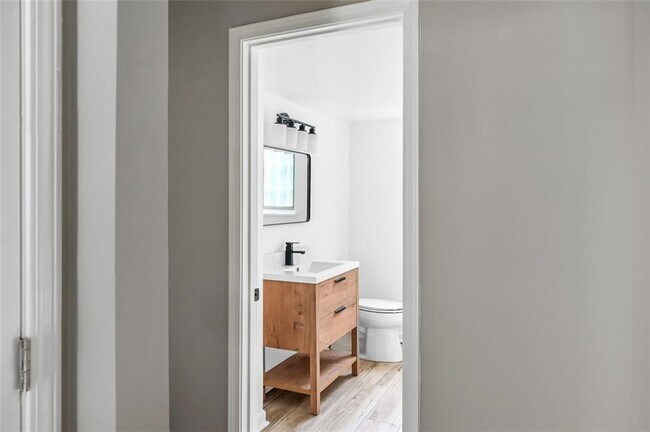 Foto del edificio - 2900 Eleanor Terrace NW