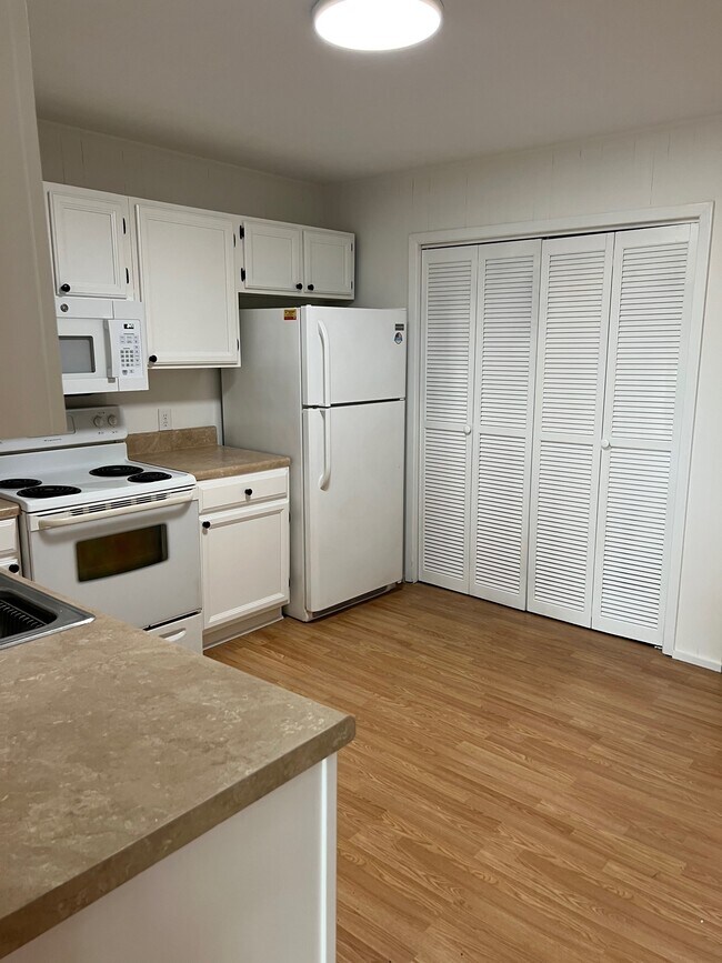 Building Photo - 7309 Porcher Dr