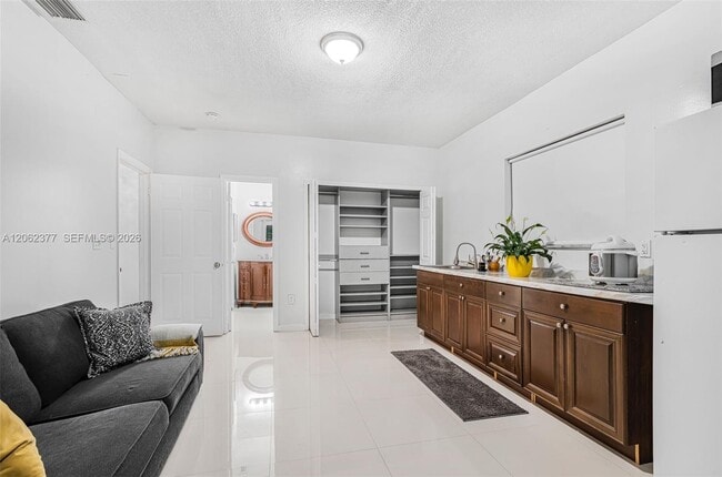 Building Photo - 14156 SW 148th Ave