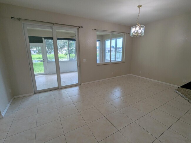 Building Photo - 589 Waverly Cir