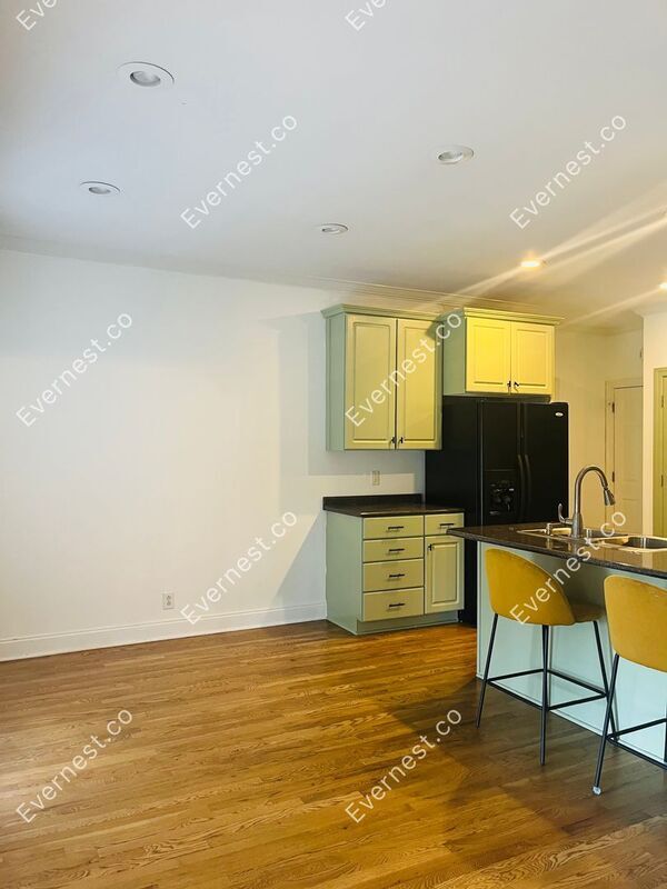 Building Photo - 1011 Farmhouse Rd