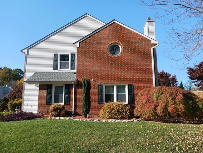 Foto del edificio - Yorktown Townhouse