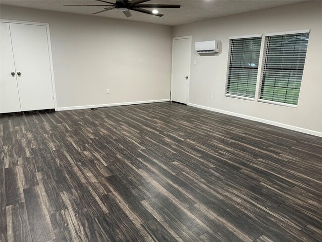 Building Photo - 503 Hortense St