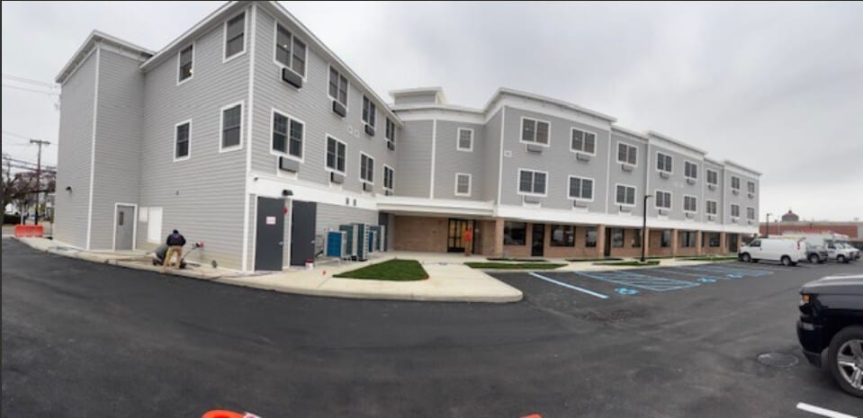 Building Photo - 180 Deer Park Ave