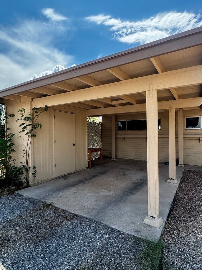 Photo - FOR RENT House