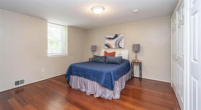 Building Photo - Move In Ready meticulously maintained 3bed...