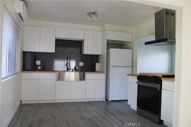 Foto del edificio - 11215 Dalwood Ave