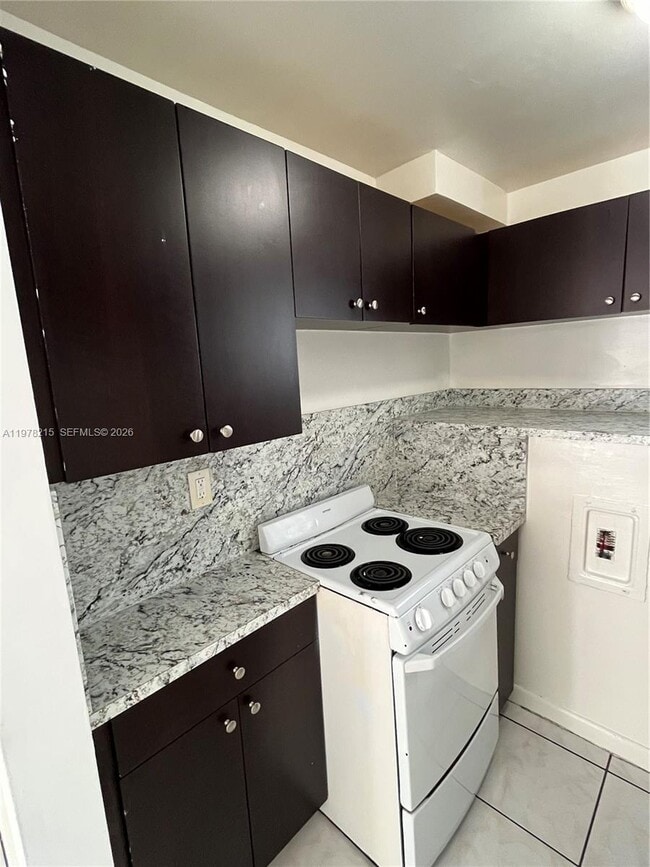 Foto del edificio - 960 Biarritz Dr