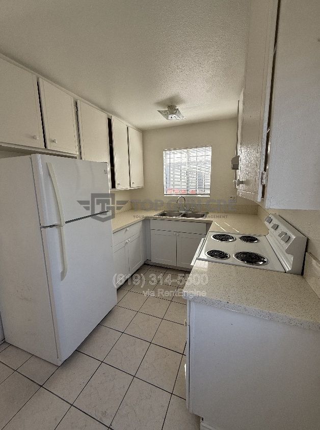 Foto del edificio - 3871 Marlborough Ave