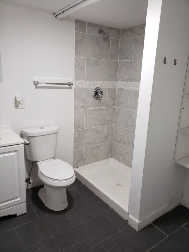 Foto del edificio - 1758 W 19th St