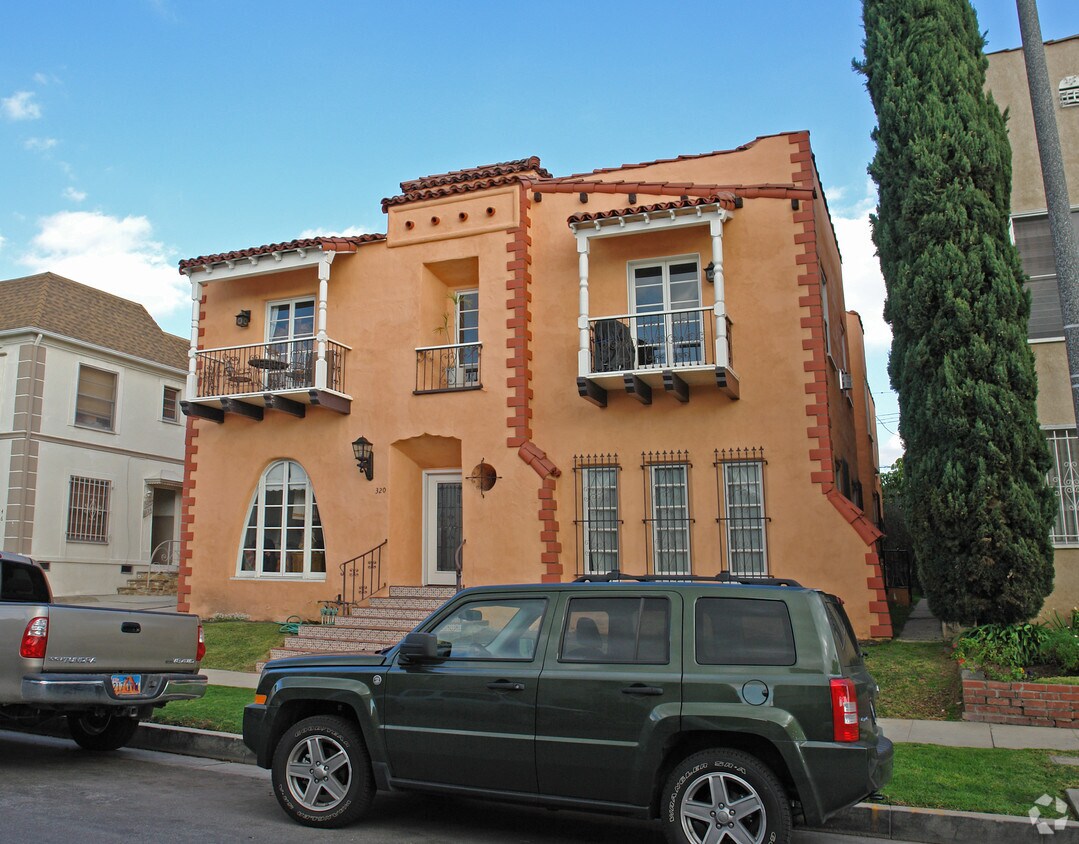 Building Photo - 320 N Sierra Bonita Ave