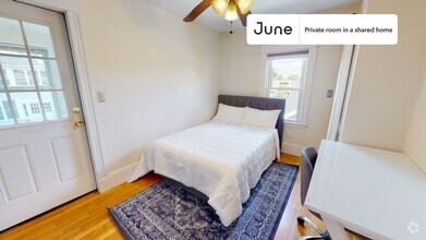 Private bedroom in 4 bed/1 bath Home