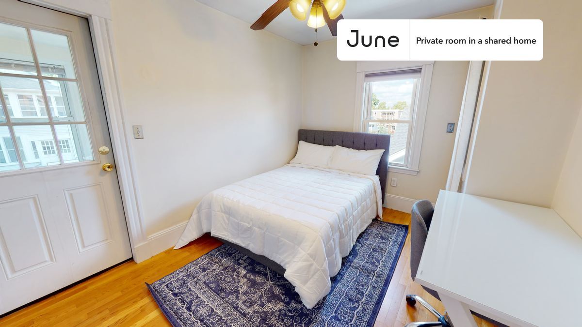 Primary Photo - Private bedroom in 4 bed/1 bath Home