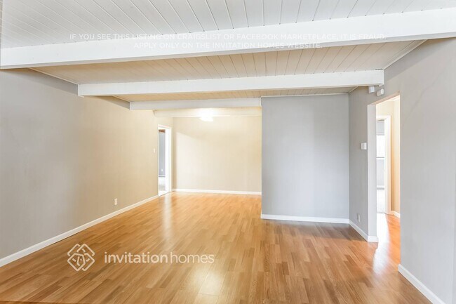 Foto del edificio - 321 Brennan Ct