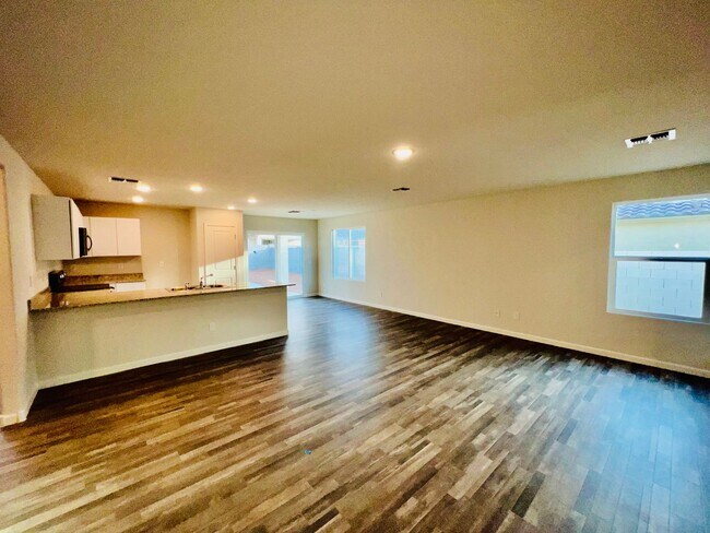 Building Photo - 2083 E Velvet Pl