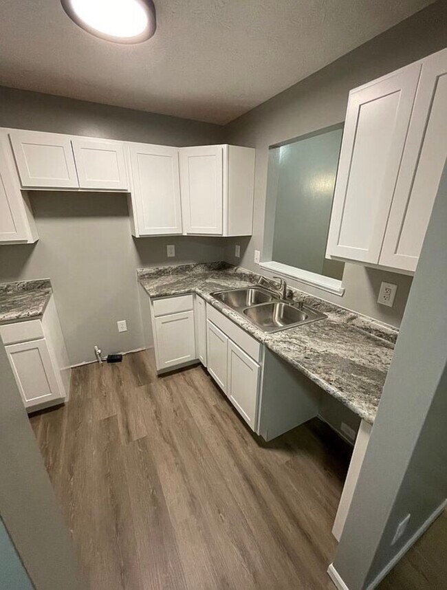 Foto del edificio - 1662 Blackhorse Ln