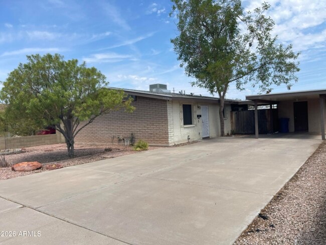 Building Photo - 1238 W Malibu Dr