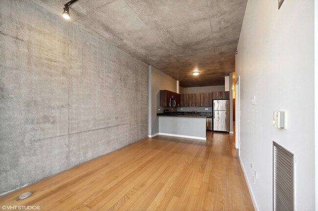 Foto del edificio - 235 W Van Buren St