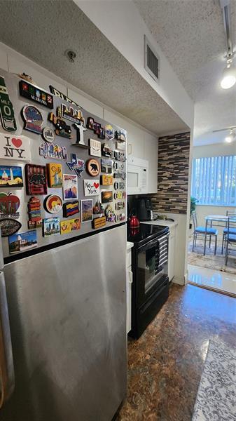 Foto del edificio - 3874 Lyons Rd