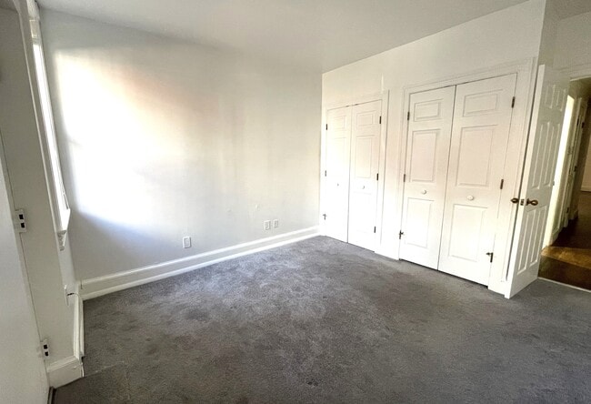 Building Photo - 2139 Newport Pl NW