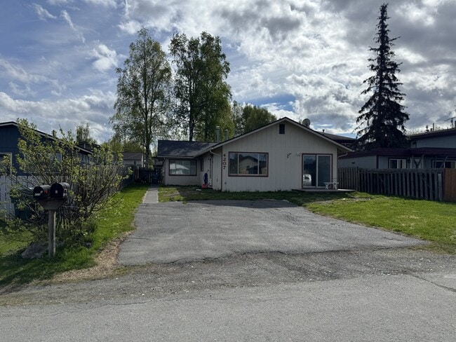 Building Photo - 4207 Hayes St