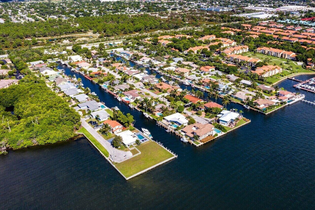 158 Lucina Dr, Hypoluxo, FL 33462 House Rental in Hypoluxo, FL