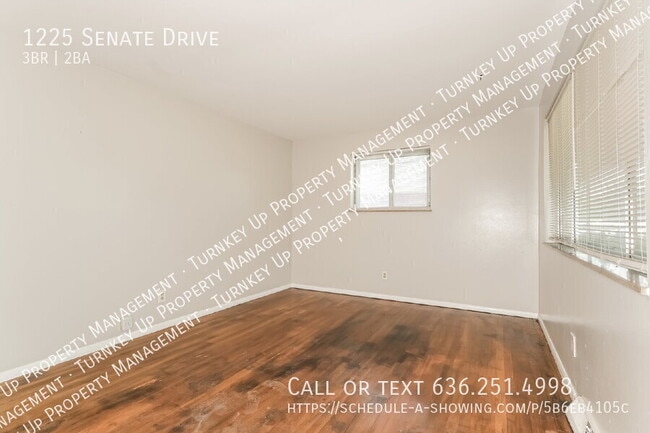 Building Photo - 1225 Senate Dr