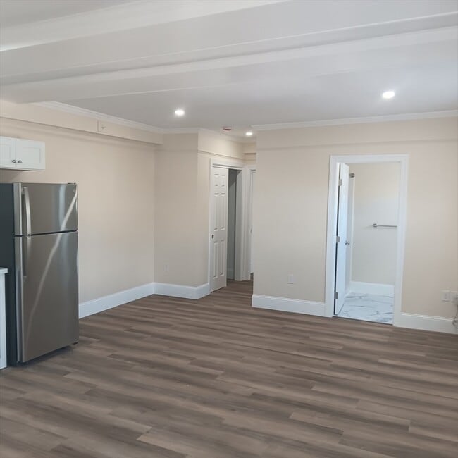 Foto del edificio - 99 N Main St