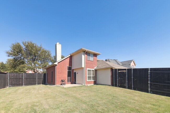 Building Photo - 3324 Mosswood Dr