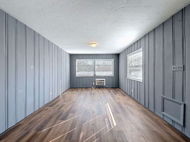 Foto del edificio - 652 East Harbor Dr S