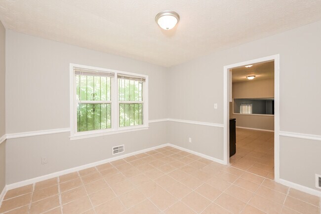 Building Photo - 4033 Emerald N Cir