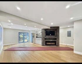 Building Photo - 259 Kneeland Ave Building Photo - 259 Kneeland Ave