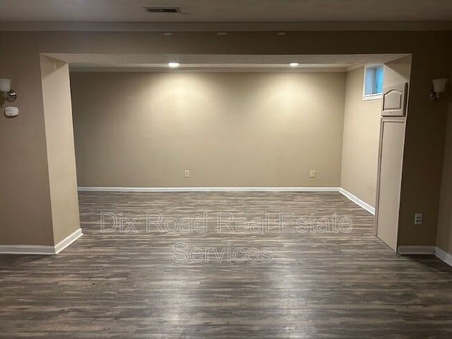 Building Photo - 491 Lite Ct