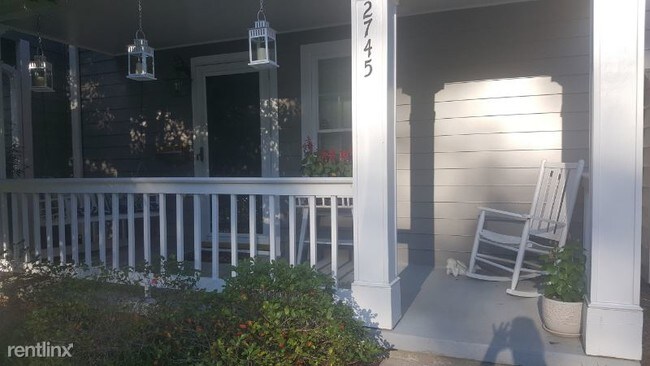 Foto del edificio - 2745 Farmstead Rd
