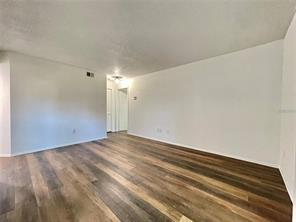 Foto del edificio - 8714 Mallard Reserve Dr