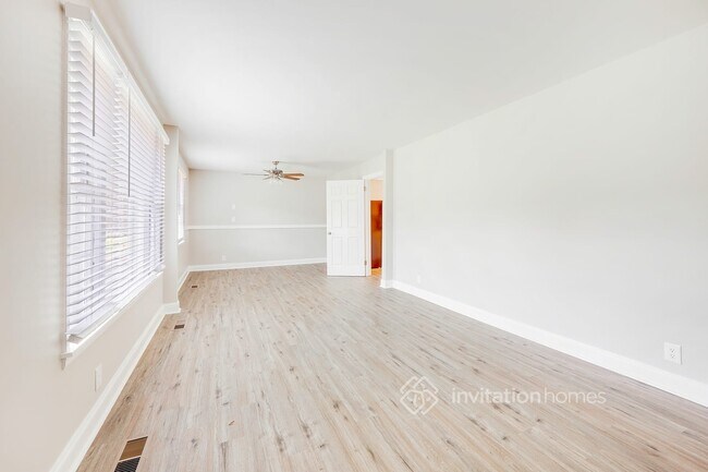 Building Photo - 360 Wimpole Dr