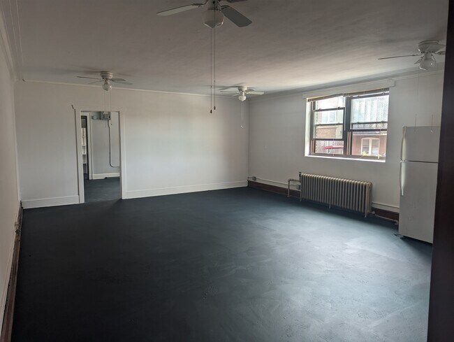 Building Photo - 1633 Lee Rd