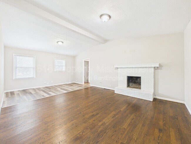 Building Photo - 622 Christopher St