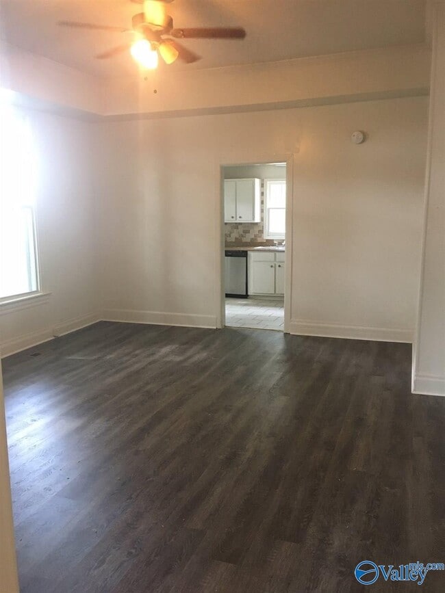 Foto del edificio - 218 Beirne Ave NE