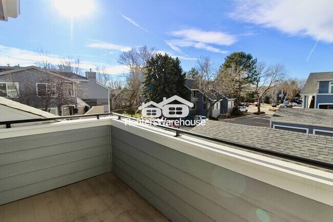 Building Photo - Available now - Bright 2BD/2BA Condo w/ Two Car Garage