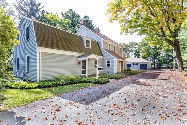 Foto del edificio - 34 Brush Hill Ln