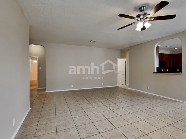 Building Photo - 2226 Lakeline Dr