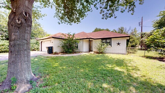 Building Photo - 2603 Lu Cir