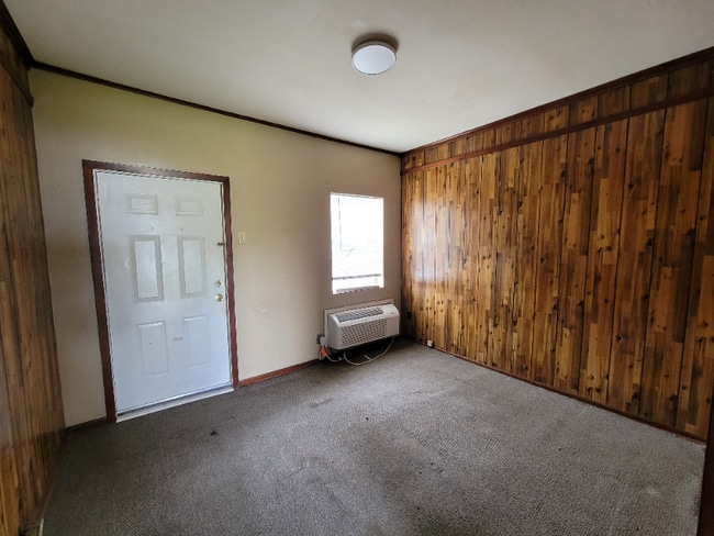 Building Photo - 1107 Odeon St