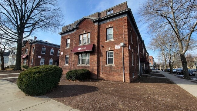 Building Photo - 208 Sherman Ave